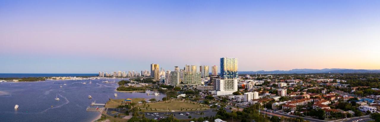 Sky Broadwater Apartments Southport 외부 사진